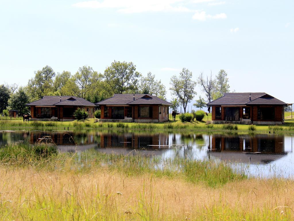 Sani Valley Nature Lodges Himeville Bagian luar foto
