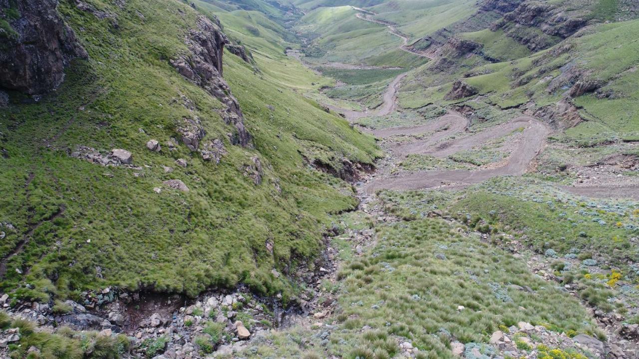 Sani Valley Nature Lodges Himeville Bagian luar foto